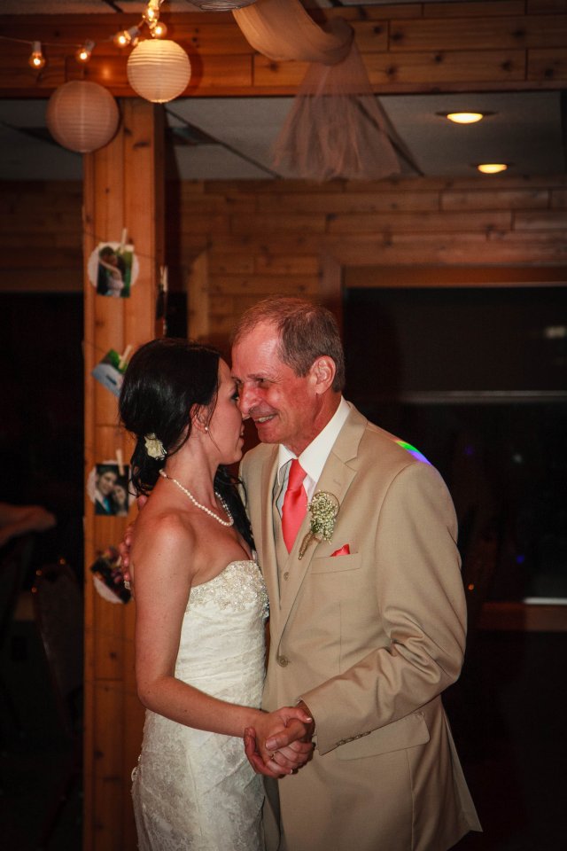Father and bride dance